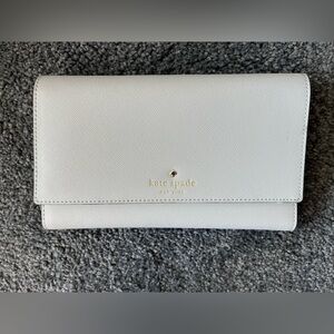 Kate spade clutch. Never used.